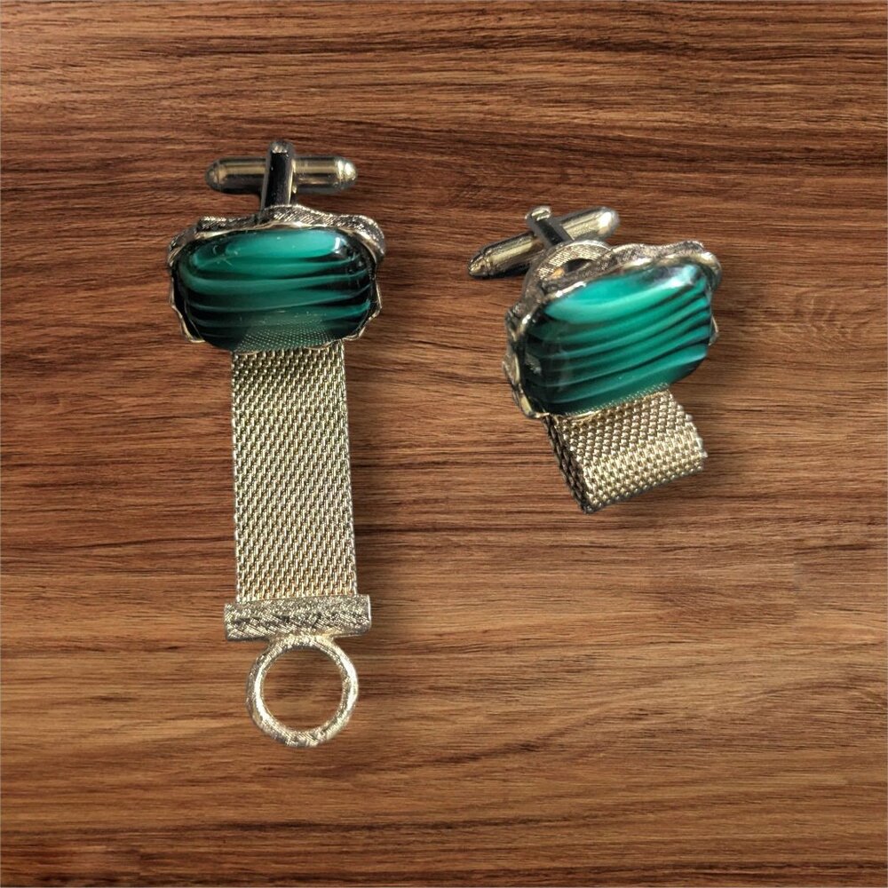 Vintage Dante Gold Tone Green‎ Art Glass Mesh Wrap Around Cufflinks